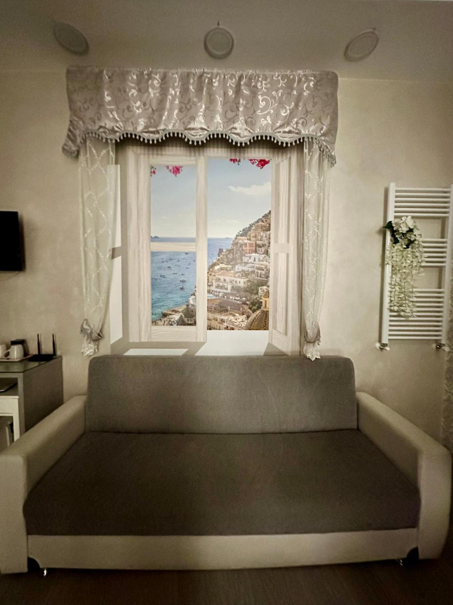 Luxury Holidays Napoli Esterno foto